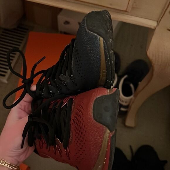 Navy/red limited edition Nike sneaker. Size 7. W - Picture 10 of 12